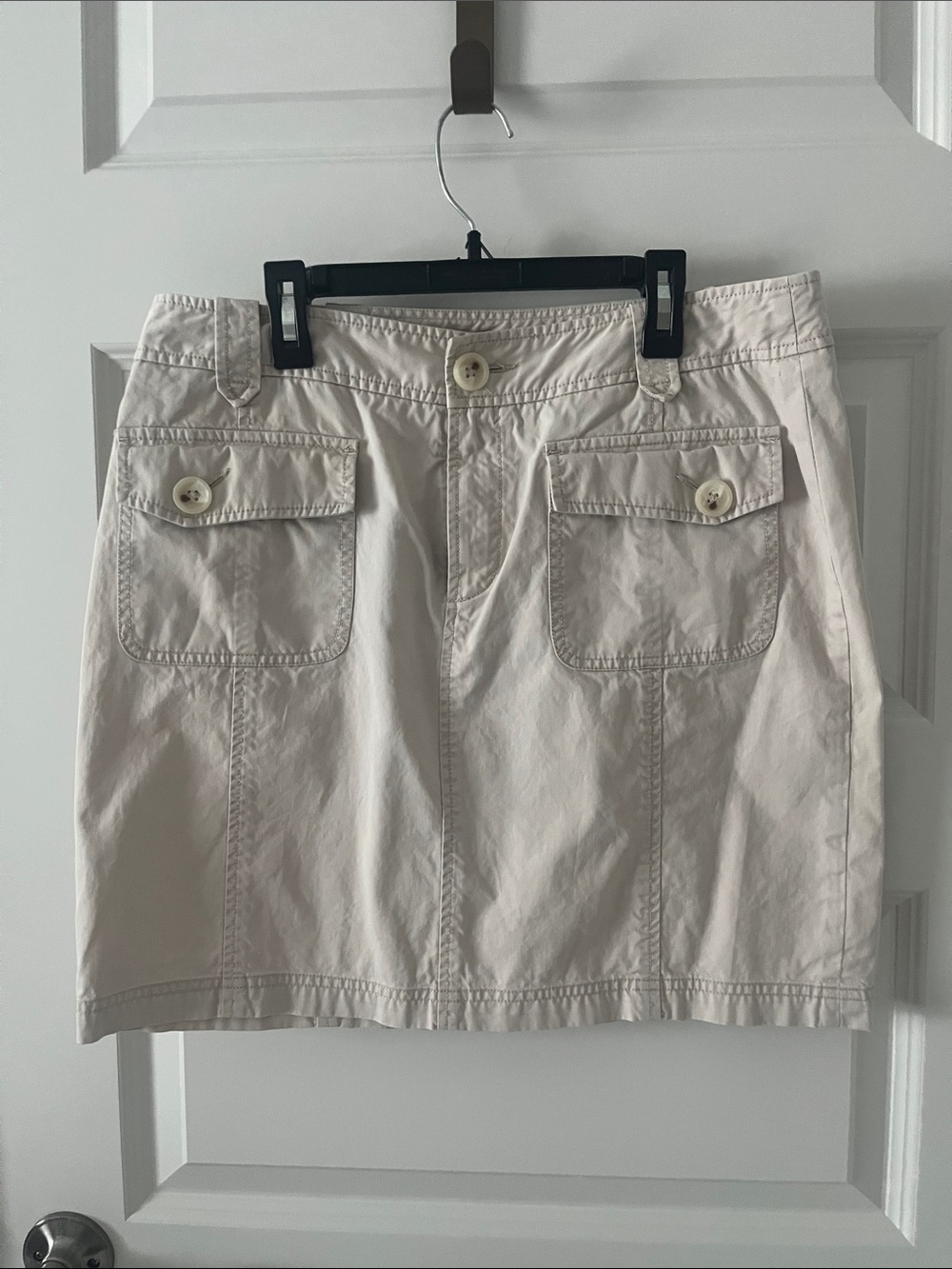 Banana Republic Cream Mini Skirt with Buttoned Front Pockets